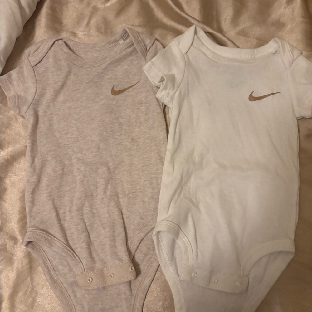 Nike Baby Bodysuit Set - Cream and White